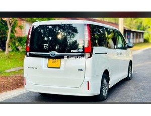 TOYOTA NOHA FOR RENT - 2