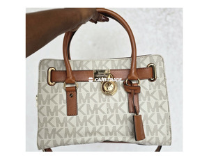 Pre-Owned Michael Kors Hamilton Bag – Chic Beige & Khaki Leather - 3