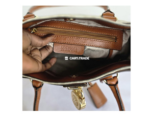 Pre-Owned Michael Kors Hamilton Bag – Chic Beige & Khaki Leather - 8