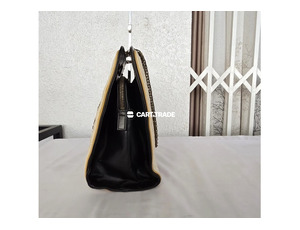 Pre-Owned CHANEL Beige & Black Shoulder Bag with Chain Strap - 2