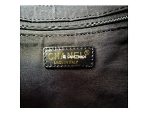 Pre-Owned CHANEL Beige & Black Shoulder Bag with Chain Strap - 3