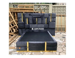 A BEAUTIFUL LUXURY BED SET