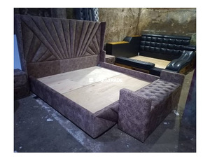 A MODERN PATTERNED BED SET