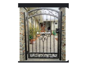 Gate
