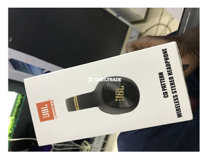 JBL 951BT Wireless Over-Ear Headphones with FM Radio and MP3 - 2