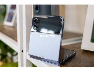 Samsung Galaxy Z Flip4 - 2